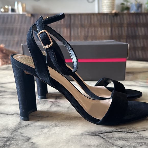 Vince Camuto Black Heels - Picture 2 of 10